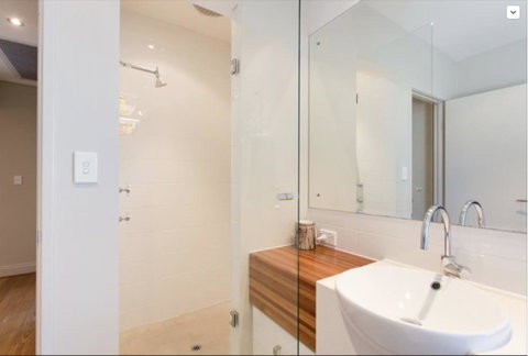 Adele's Luxury South Beach Apartment With King Bed - Kempsey Accommodation 16