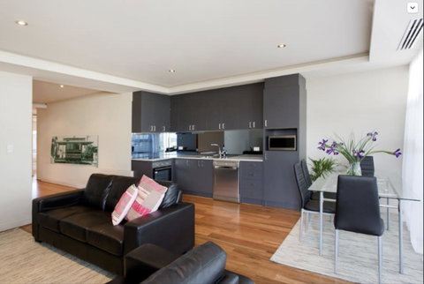Adele's Luxury South Beach Apartment With King Bed - Kempsey Accommodation 10