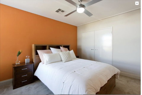 Adele's Luxury South Beach Apartment With King Bed - Kempsey Accommodation 3
