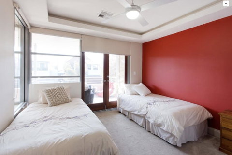 Adele's Luxury South Beach Apartment With King Bed - Kempsey Accommodation 7