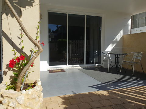 Stirling Apartments - Studio 1 - Kempsey Accommodation 7