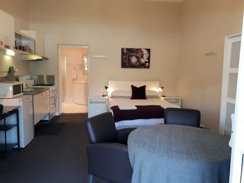 Stirling Apartments - Studio 1 - Kempsey Accommodation 4