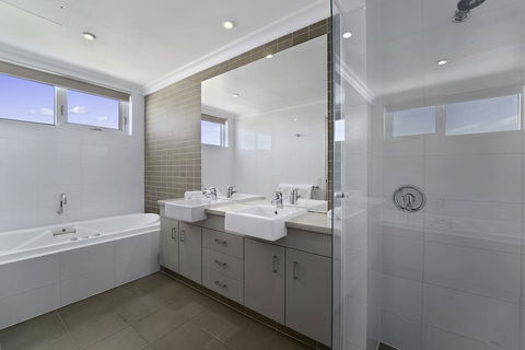 Luxury Suite Bunbury - Kempsey Accommodation 11