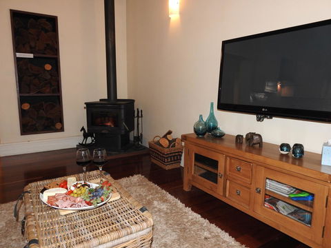 Quiet Escapes Cottages - Kempsey Accommodation 10