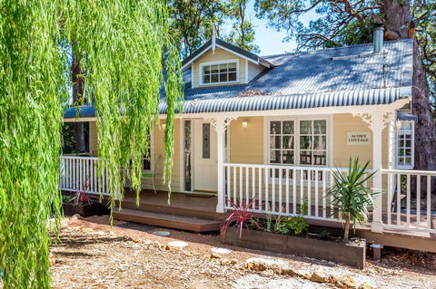 Quiet Escapes Cottages - Kempsey Accommodation 12