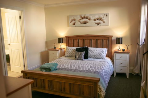 Quiet Escapes Cottages - Kempsey Accommodation 24