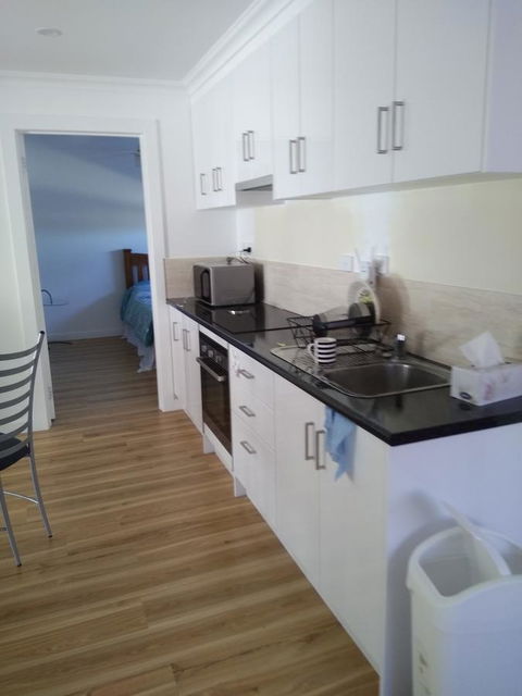 DIANELLA Budget Rooms Happy Place To Stay - Kempsey Accommodation 9