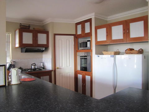 Ocean View Retreat - Kempsey Accommodation 3