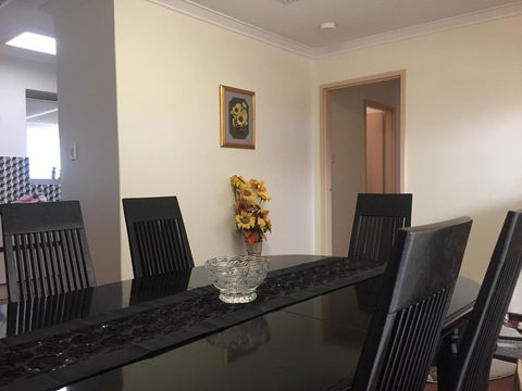 â˜… Stylish Family Home! â˜… - Kempsey Accommodation 7