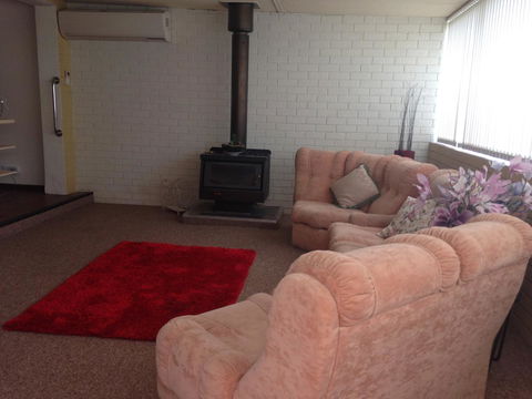 â˜… Stylish Family Home! â˜… - Kempsey Accommodation 5