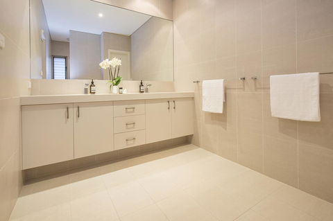 Calm Waters - Kempsey Accommodation 3