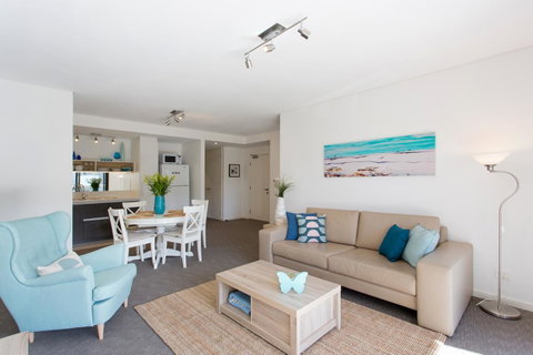 Beachside Living - South Fremantle - Kempsey Accommodation 0