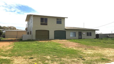 Don\'t Worry Be Happy - Kempsey Accommodation 0
