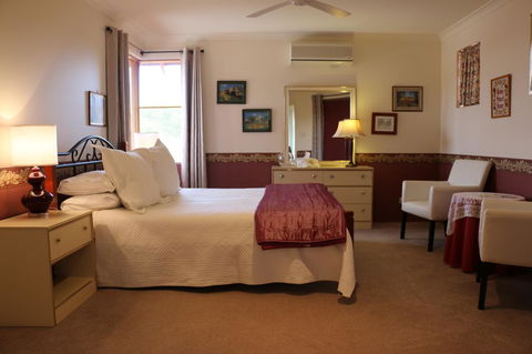 Crossland House - Kempsey Accommodation 16