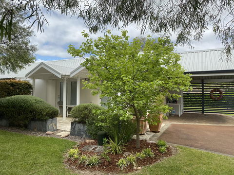 Whitesands Holiday Villas - Kempsey Accommodation 1