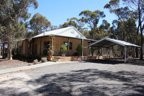 Kendenup Cottages And Lodge - Kempsey Accommodation 20