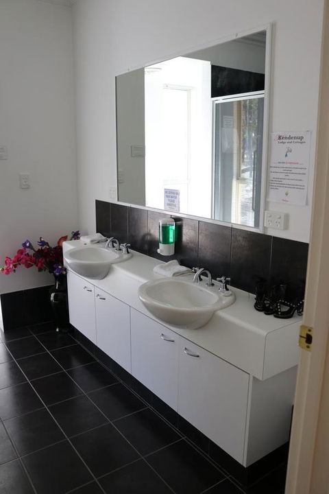 Kendenup Cottages And Lodge - Kempsey Accommodation 18