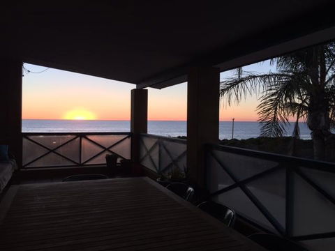 Surf Views - Kempsey Accommodation 0