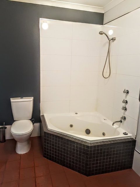 Adamsons Riverside Accommodation - Kempsey Accommodation 3