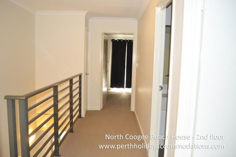 North Coogee Beach House - Kempsey Accommodation 6