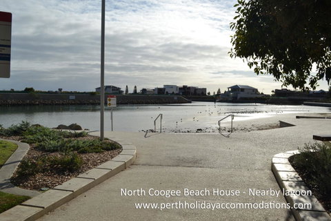North Coogee Beach House - Kempsey Accommodation 13