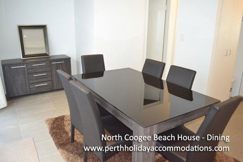 North Coogee Beach House - Kempsey Accommodation 3
