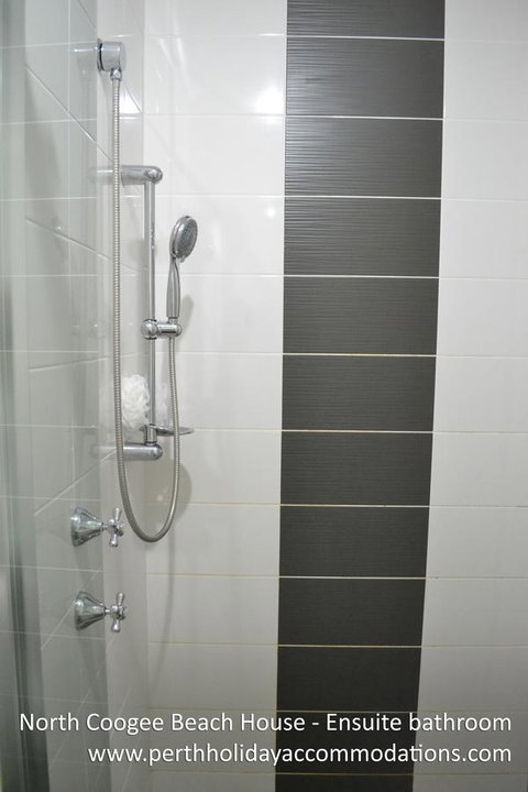 North Coogee Beach House - Kempsey Accommodation 22