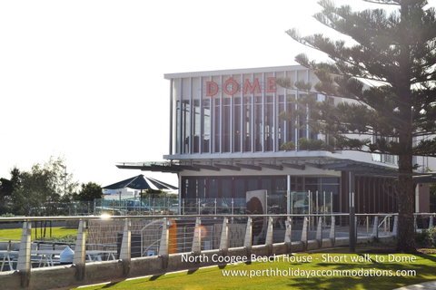 North Coogee Beach House - Kempsey Accommodation 10