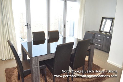 North Coogee Beach House - Kempsey Accommodation 1