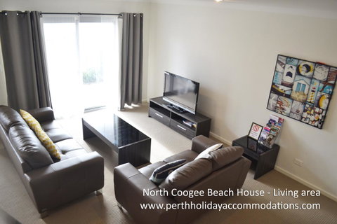 North Coogee Beach House - Kempsey Accommodation 17