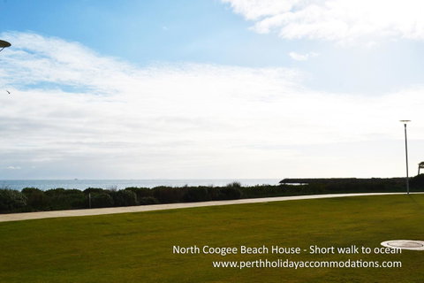 North Coogee Beach House - Kempsey Accommodation 9