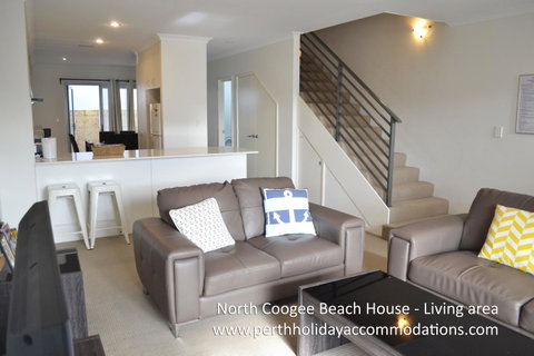 North Coogee Beach House - Kempsey Accommodation 14
