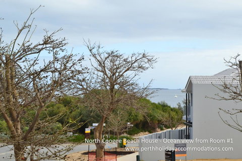North Coogee Beach House - Kempsey Accommodation 8