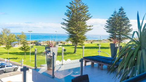 Mullaloo Beach Hotels & Apartments - Kempsey Accommodation 6