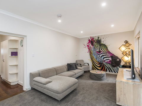 Luxury Federation Style Home - Sleeps 10 - Kempsey Accommodation 1