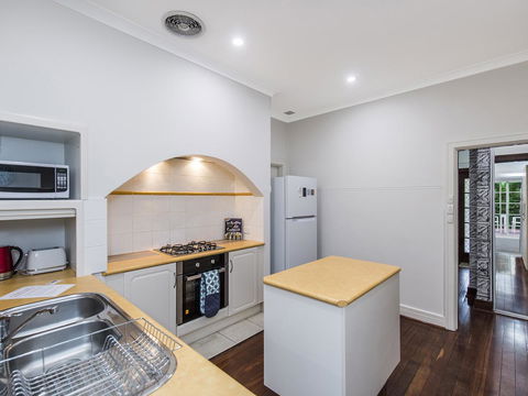Luxury Federation Style Home - Sleeps 10 - Kempsey Accommodation 4