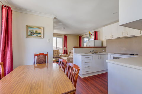 Brilliant, Neat, Convenient, Family-friendly House - Kempsey Accommodation 3