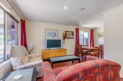 Brilliant, Neat, Convenient, Family-friendly House - Kempsey Accommodation 0