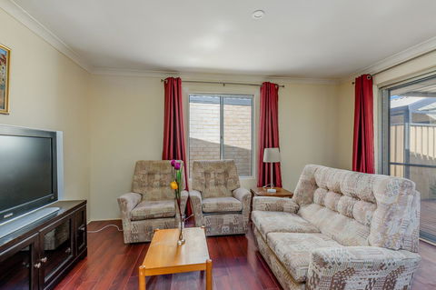 Brilliant, Neat, Convenient, Family-friendly House - Kempsey Accommodation 6