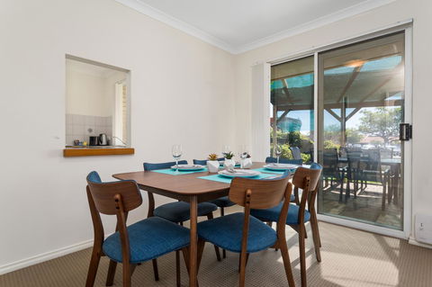 Como South Perth Villa - Kempsey Accommodation 0