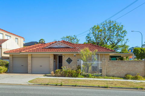 Como South Perth Villa - Kempsey Accommodation 21