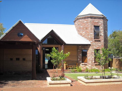 Beach House Dunsborough - Kempsey Accommodation 13