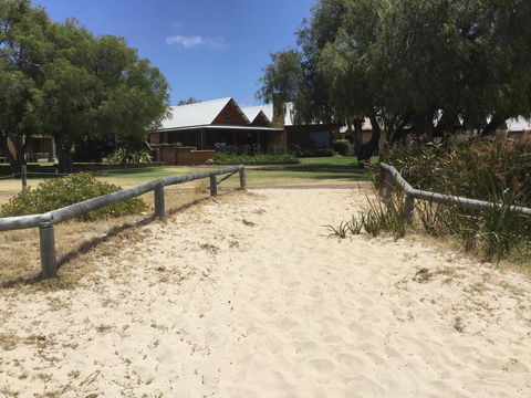 Beach House Dunsborough - Kempsey Accommodation 17