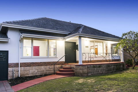 Big House Heated Pool 11 Beds Como / South Perth / Applecross - Kempsey Accommodation 5