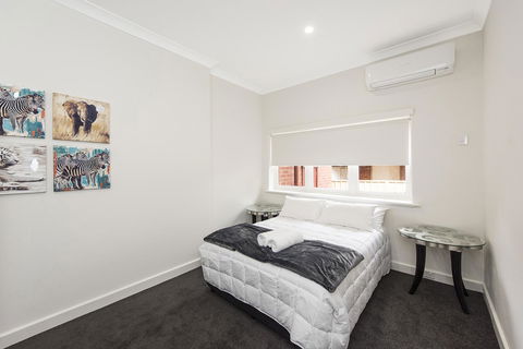 Big House Heated Pool 11 Beds Como / South Perth / Applecross - Kempsey Accommodation 19