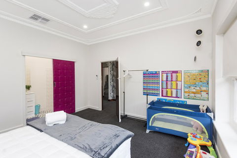 Big House Heated Pool 11 Beds Como / South Perth / Applecross - Kempsey Accommodation 15