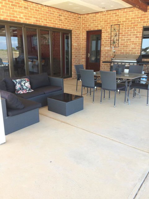 Ocean View Homestead - Kempsey Accommodation 1
