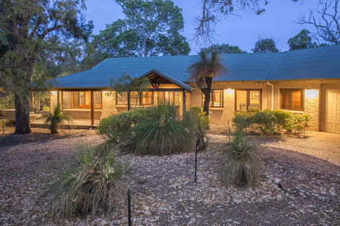 53 Martina Drive - Kempsey Accommodation 1