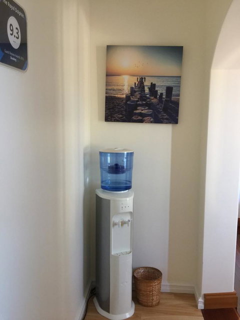 The Royal Dolphin Bed & Breakfast Safety Bay - Kempsey Accommodation 26