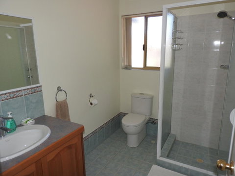 The Royal Dolphin Bed & Breakfast Safety Bay - Kempsey Accommodation 17
